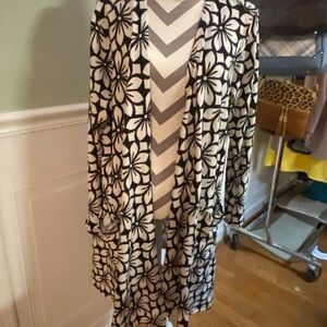 LuLaRoe Black and White Floral Blazer